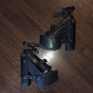 YRU Night Call Platforms